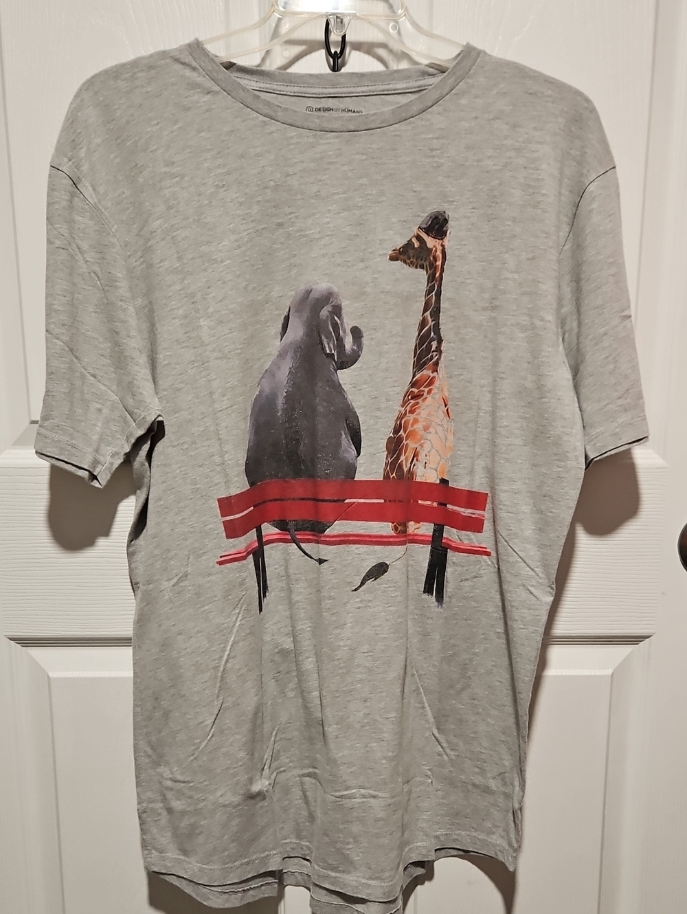 Light Gray Short Sleeve Graphic Tee with Elephant & Giraffe Illustration